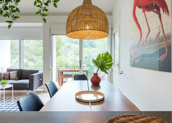La vie en rouge SA RIERA duplex, private parking