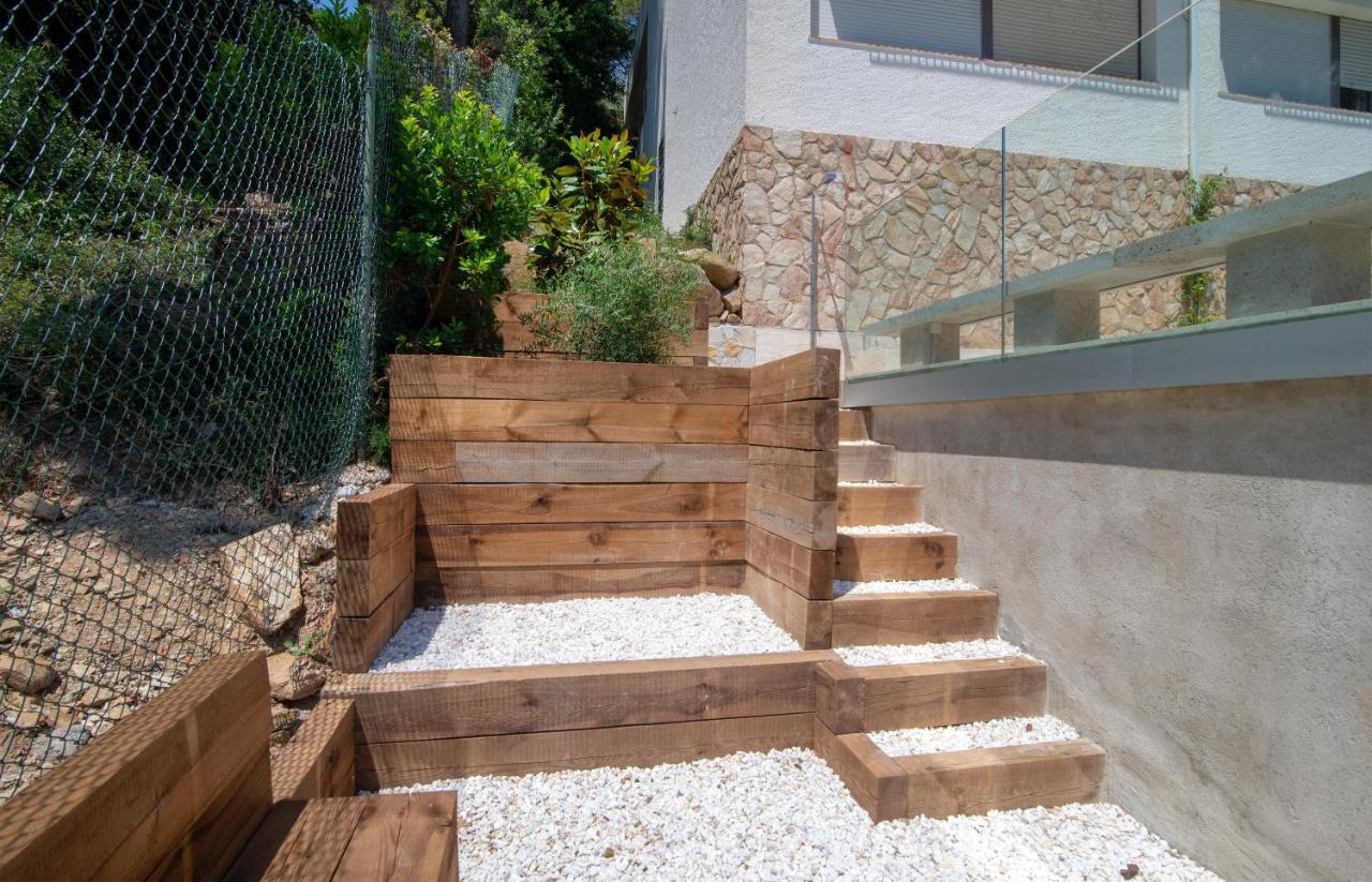 La Vie En Rouge Sa Riera Duplex, Private Parking Appartement *