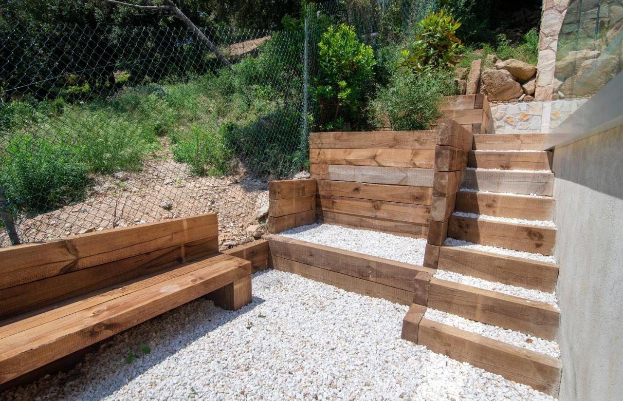 La Vie En Rouge Sa Riera Duplex, Private Parking Appartement Begur